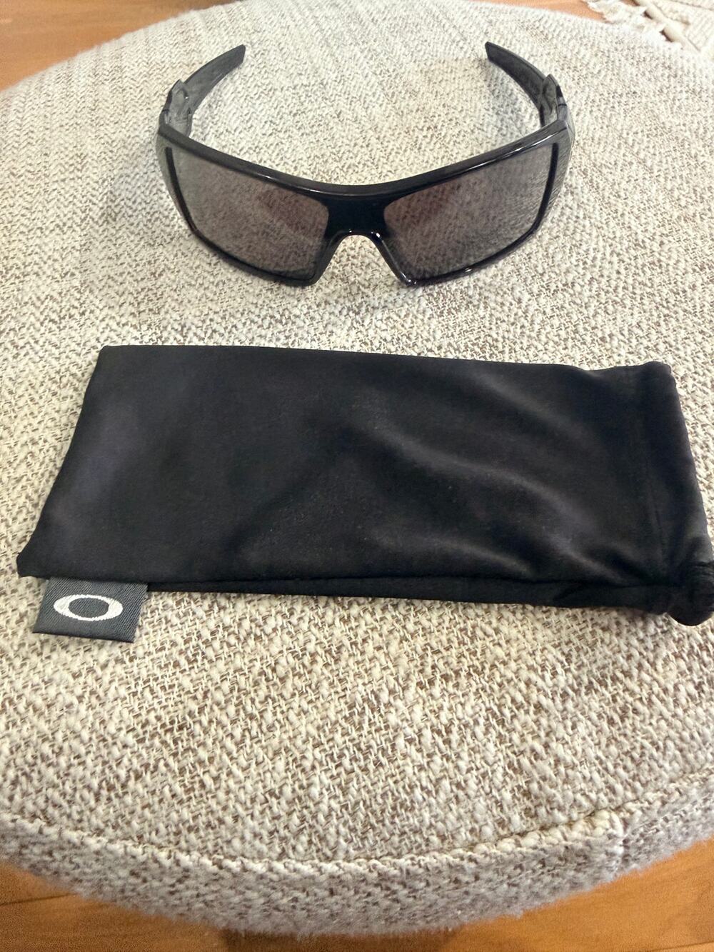 Oakley Oil Rig 03-460 Sunglasses Polished Black Warm Grey Lens w/ Bag